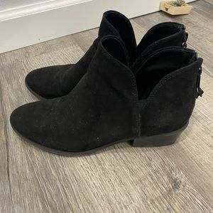 Mini short heeled boot